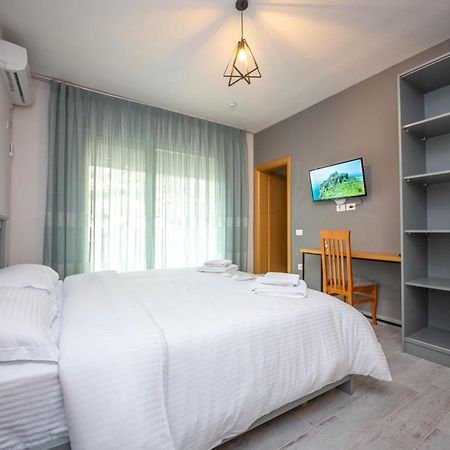 Aerial Hotel & Spa Vlorë Buitenkant foto