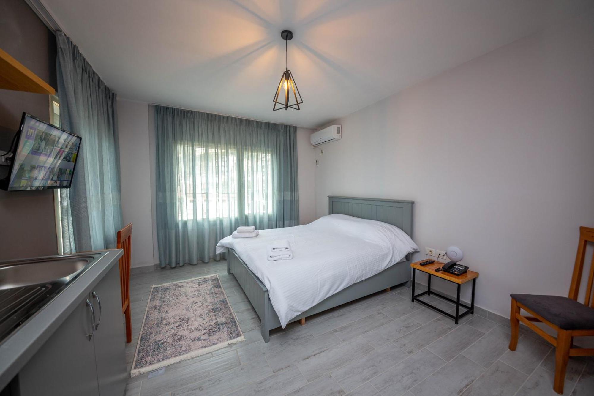 Aerial Hotel & Spa Vlorë Buitenkant foto