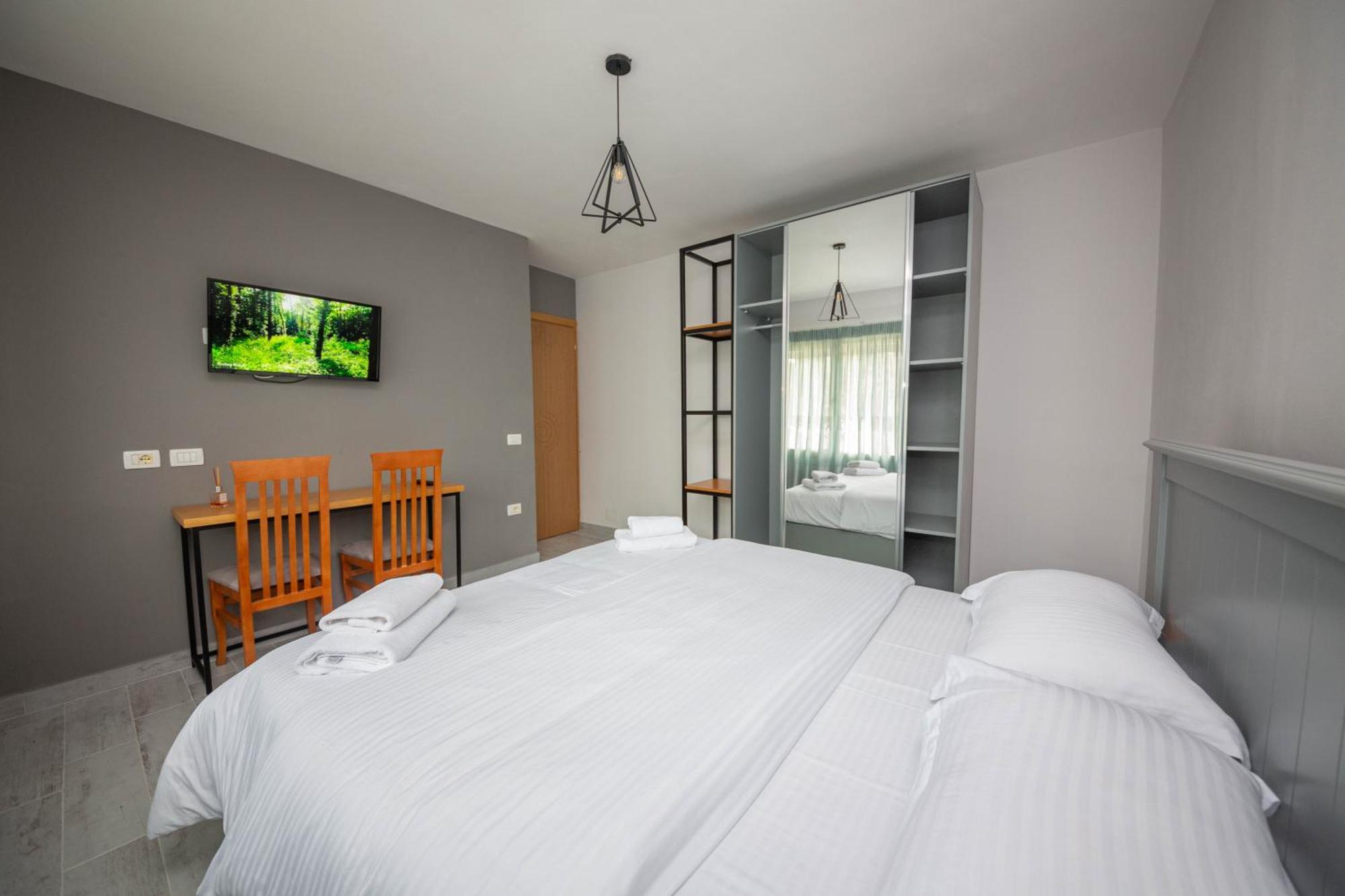 Aerial Hotel & Spa Vlorë Buitenkant foto